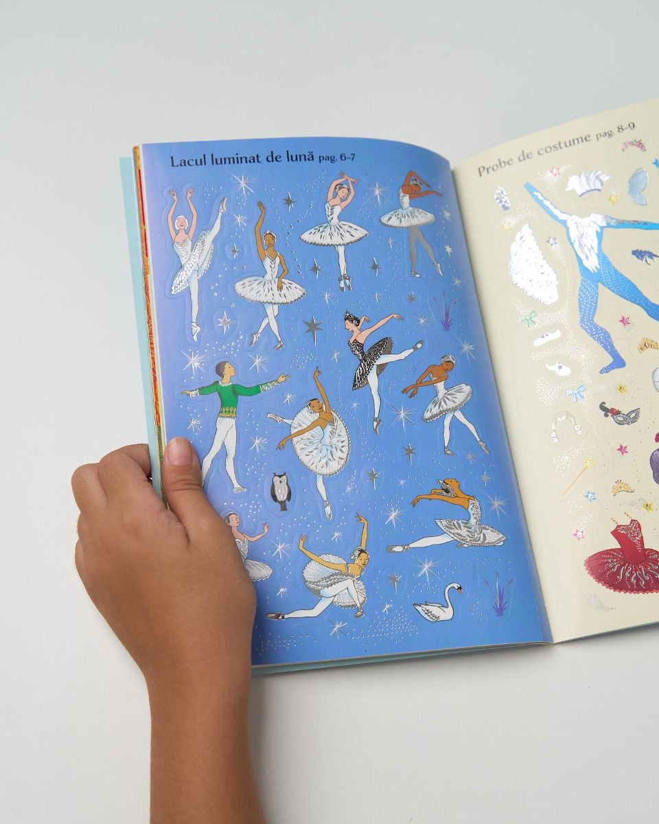 Carte Usborne pentru copii cu stickere autocolante in limba romana